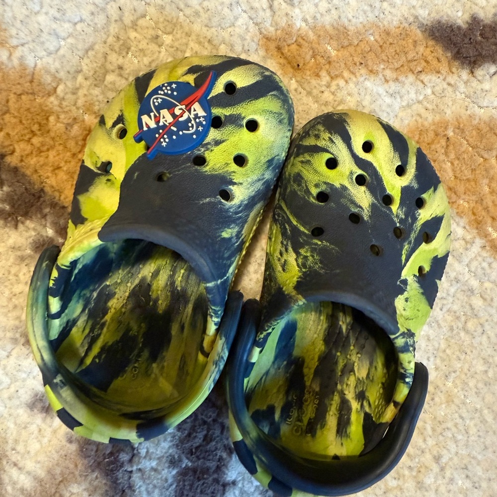 Kids Crocs - Black and Yellow tie dye
